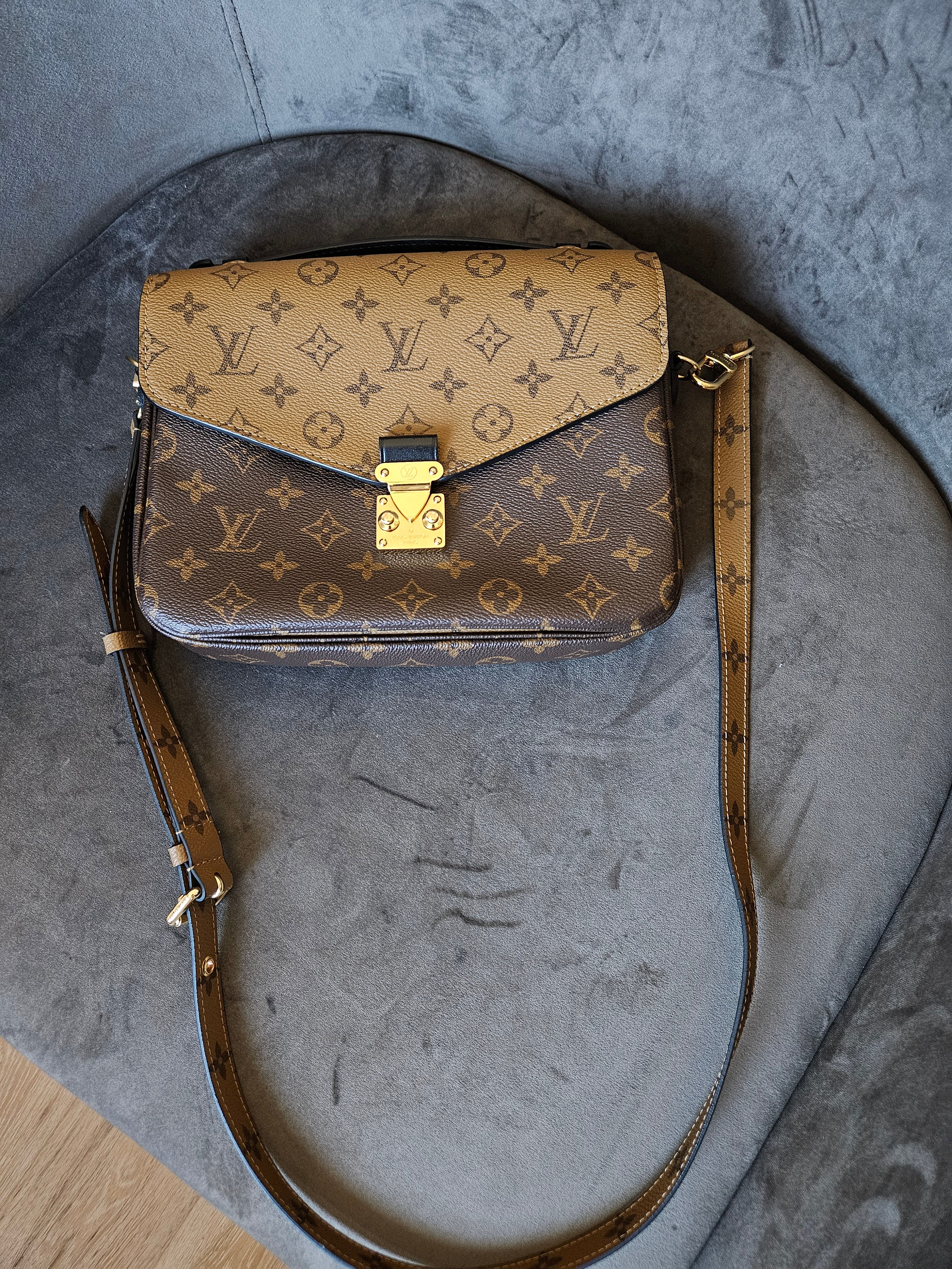 Louis Vuitton Pochette Metis Bag