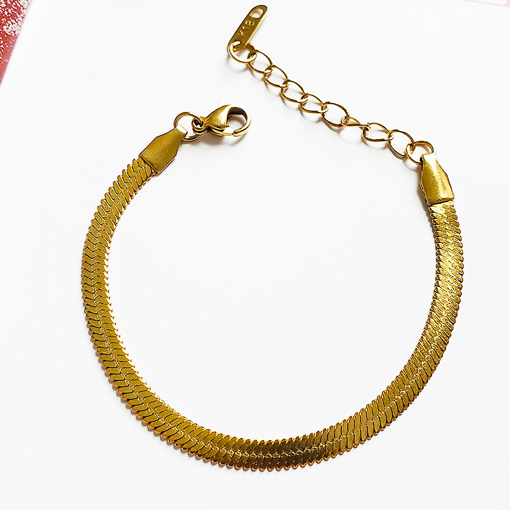 DELPHINE Herringbone Bracelet